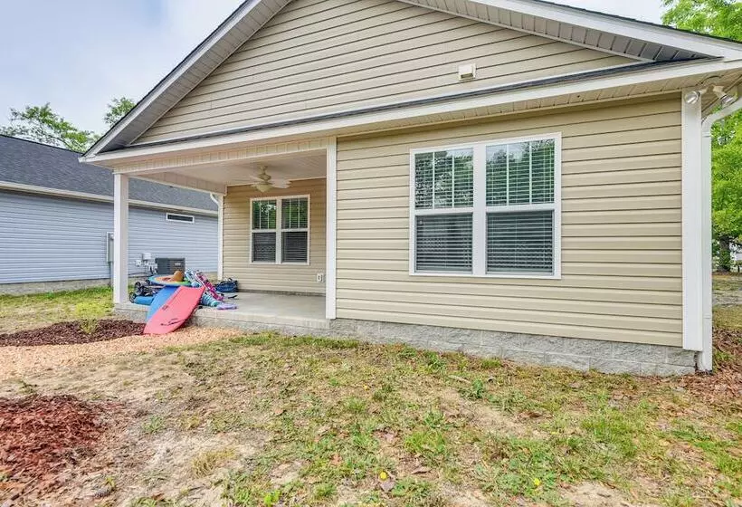 Oak Island Beach House ~ 1/2 Mi To Shore!