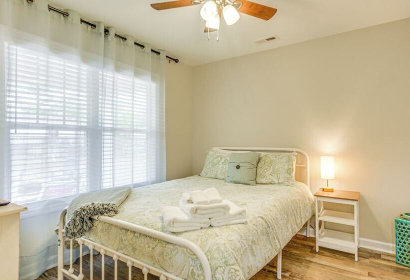 Oak Island Beach House ~ 1/2 Mi To Shore!