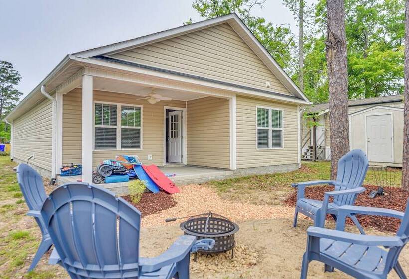Oak Island Beach House ~ 1/2 Mi To Shore!