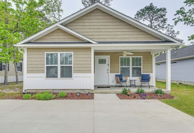 Oak Island Beach House ~ 1/2 Mi To Shore!