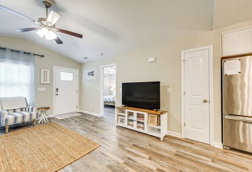 Oak Island Beach House ~ 1/2 Mi To Shore!