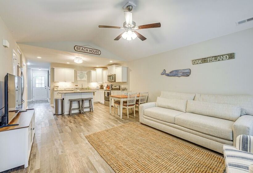 Oak Island Beach House ~ 1/2 Mi To Shore!