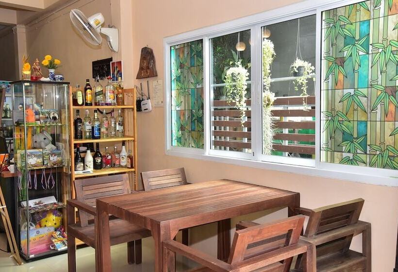 פנסיון Bamboo Gold