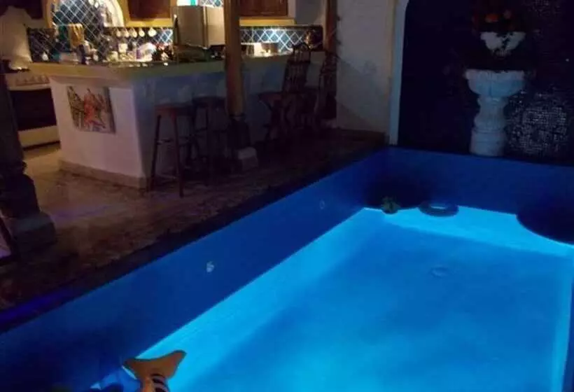 پانسیون Casa De Arcos Guest House