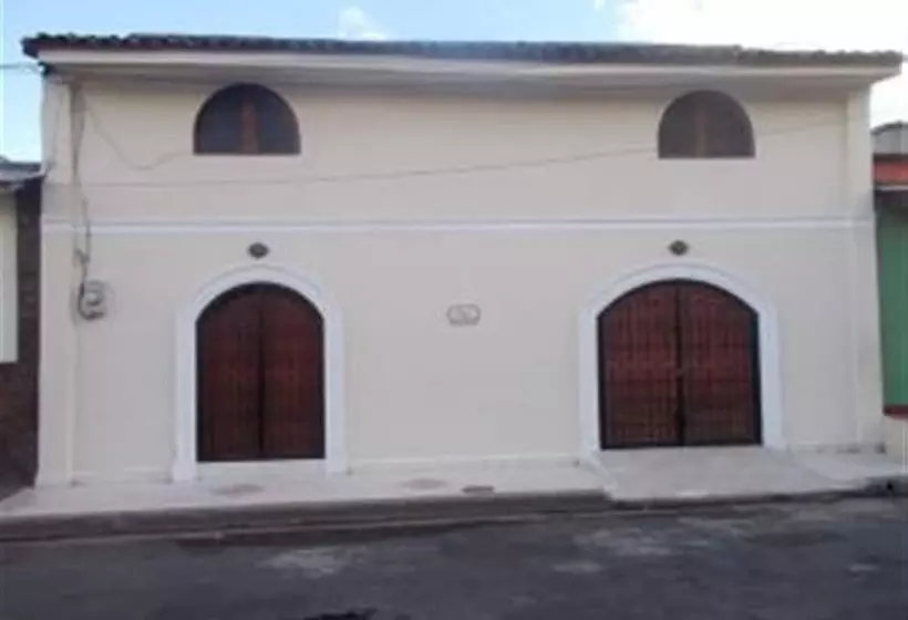 پانسیون Casa De Arcos Guest House