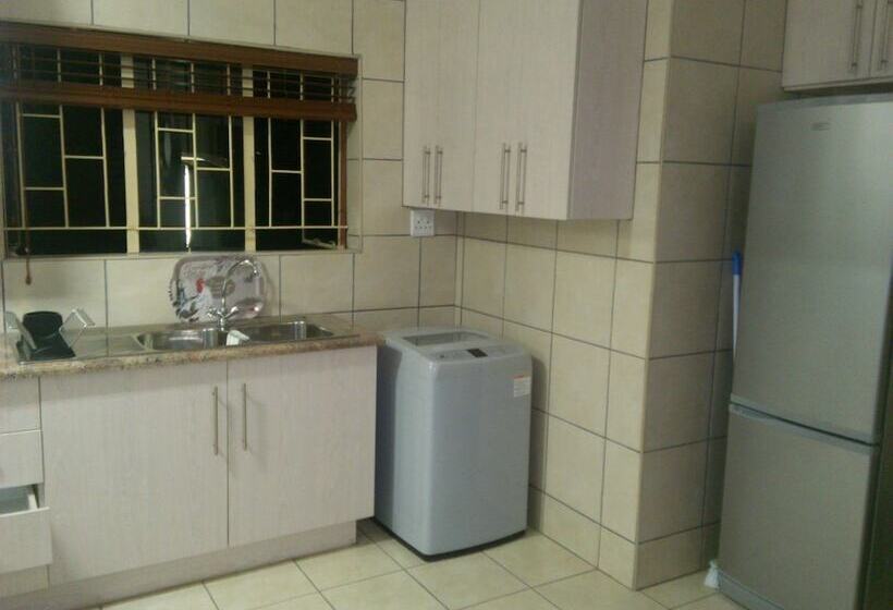 膳宿费 Kettle Guest Lodge Rustenburg