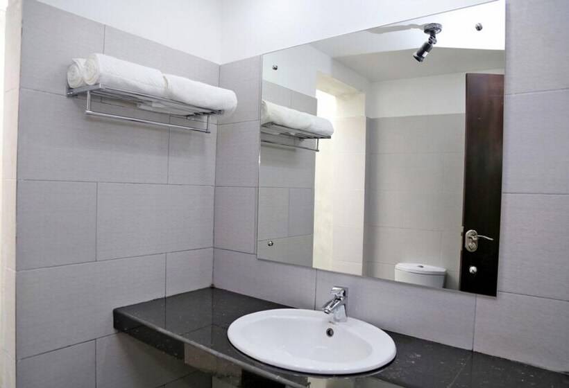 بنسيون Sea Change