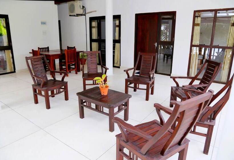 بنسيون Sea Change