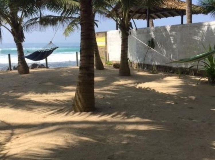 بنسيون Sea Change