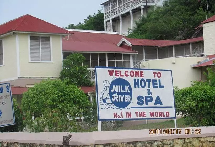 اقامتگاه 1 Bedroom Blissful Retreat   A/c & Private Garden