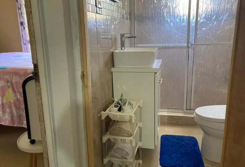 اقامتگاه 1 Bedroom Blissful Retreat   A/c & Private Garden