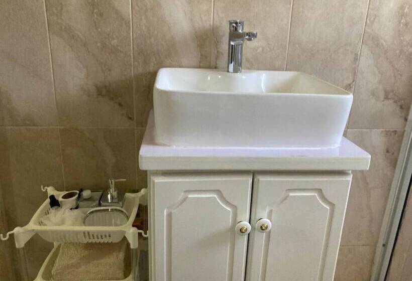 דירת נופש 1 Bedroom Blissful Retreat   A/c & Private Garden