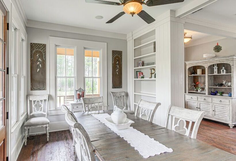 7 Mi To Downtown Fitzgerald: Spacious Home W/ Deck