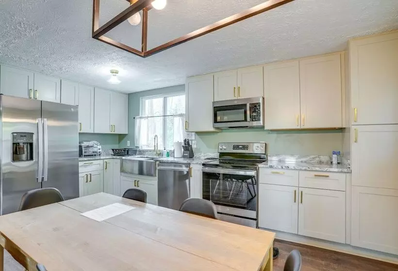 Serene Roseland Retreat Near Wintergreen Resort!