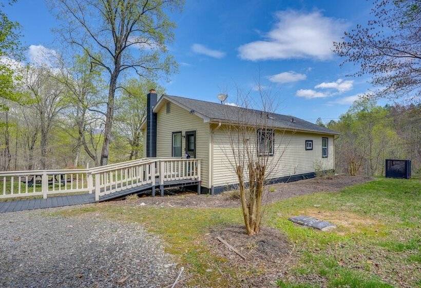 Serene Roseland Retreat Near Wintergreen Resort!