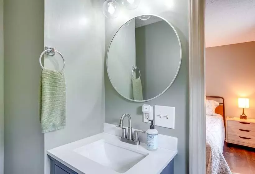 Serene Roseland Retreat Near Wintergreen Resort!