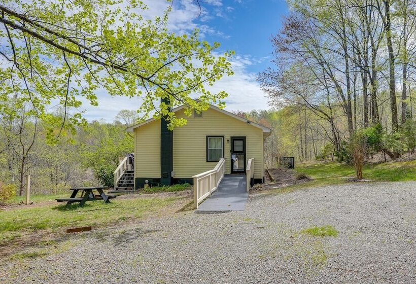Serene Roseland Retreat Near Wintergreen Resort!