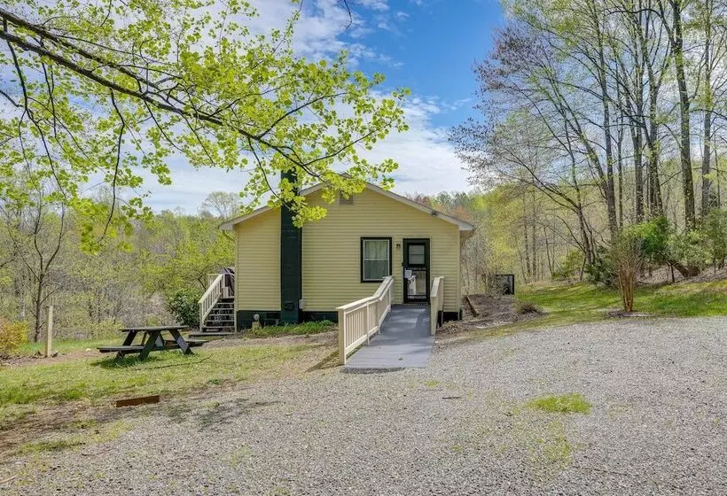 Serene Roseland Retreat Near Wintergreen Resort!