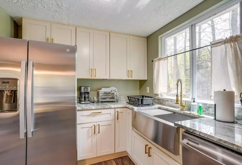 Serene Roseland Retreat Near Wintergreen Resort!