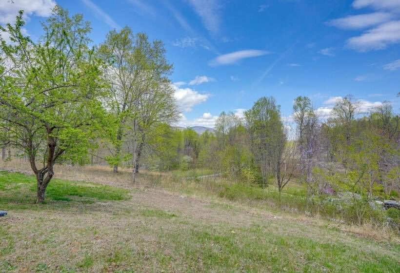 Serene Roseland Retreat Near Wintergreen Resort!