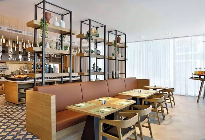 هتل Hilton Garden Inn Dubai Business Bay