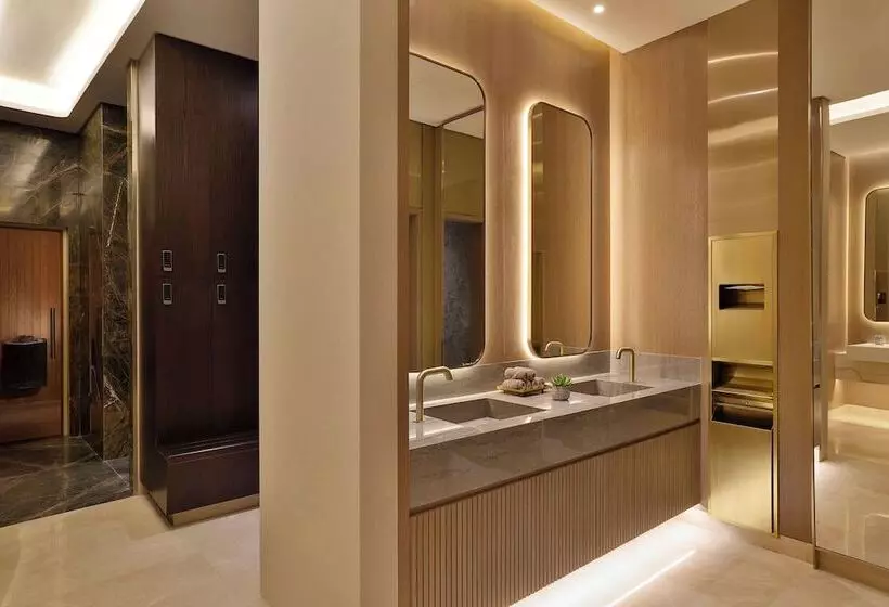 هتل Hilton Garden Inn Dubai Business Bay