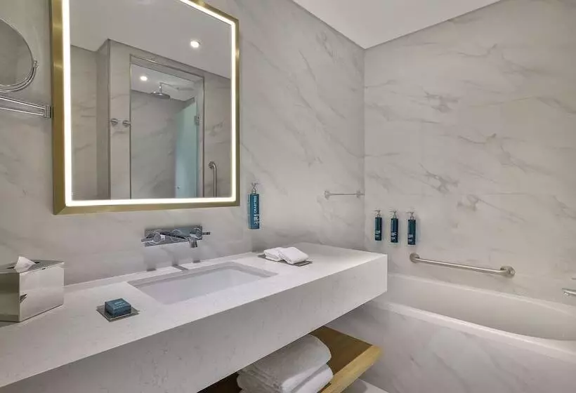 هتل Hilton Garden Inn Dubai Business Bay