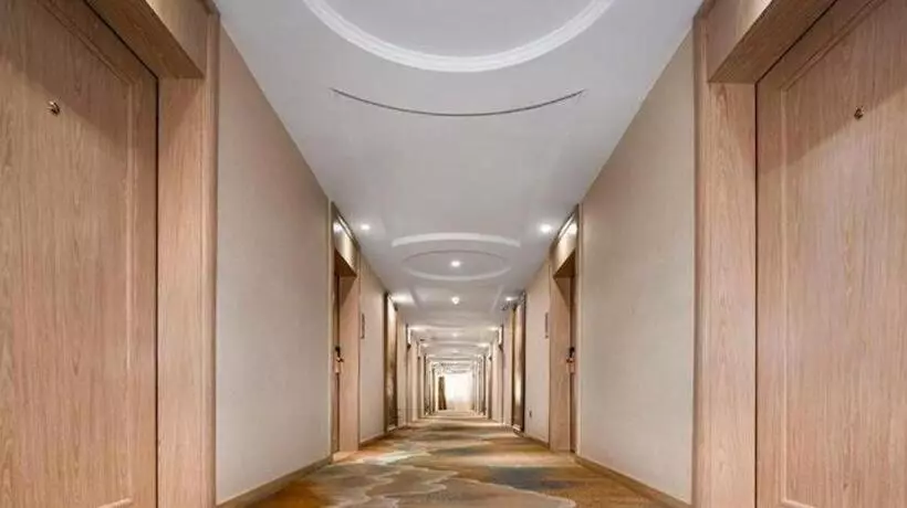 Vienna Hotel Tianjin Huaming