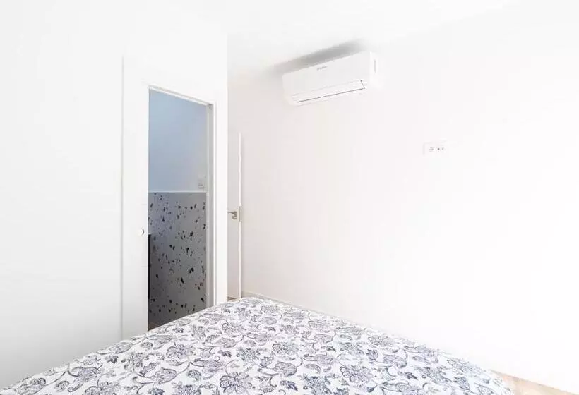 هاستل C/ Navarra Habitación 2 4