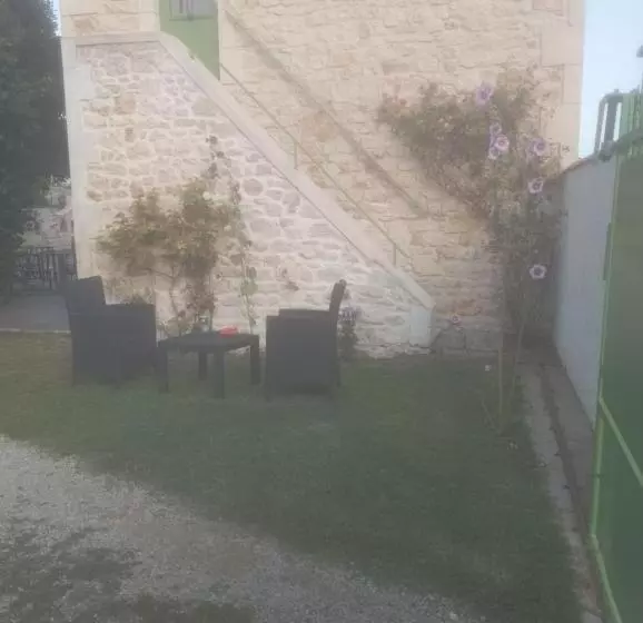 Aamiaismajoitus (B&B) Chre Cathy Et Jean Loup