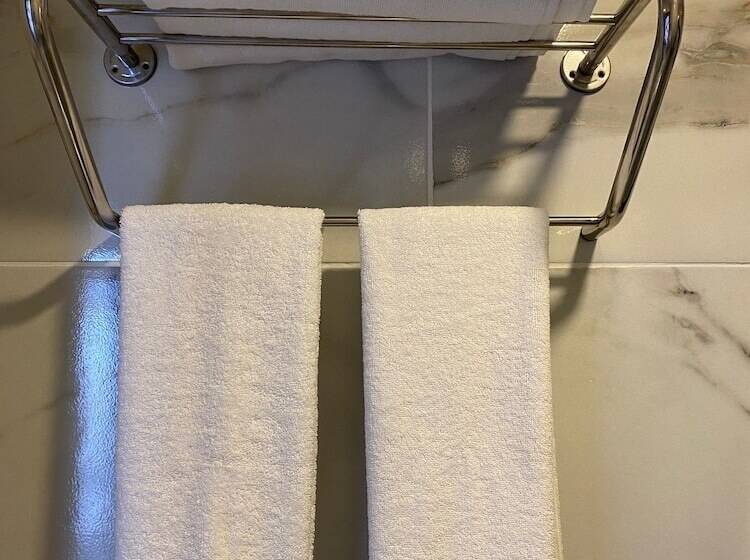 בית מלון כפרי Solin Airport