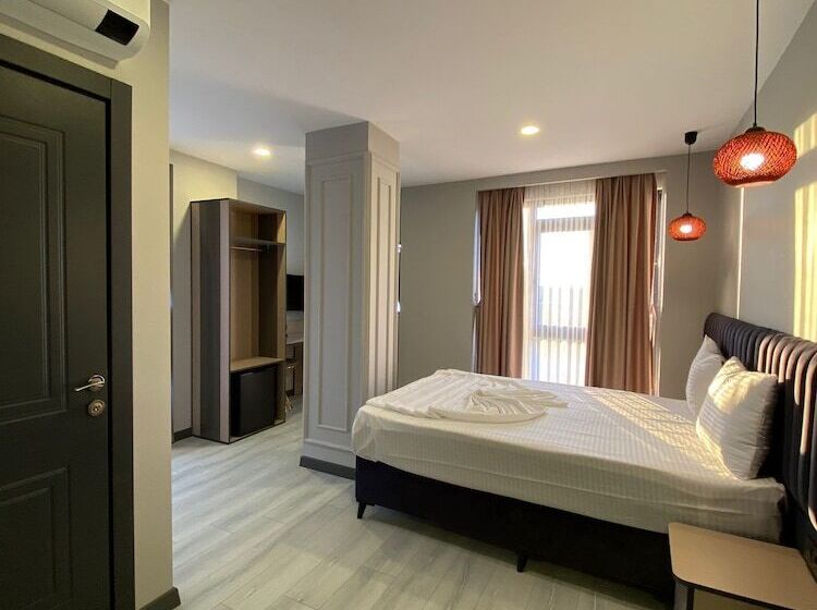 בית מלון כפרי Solin Airport