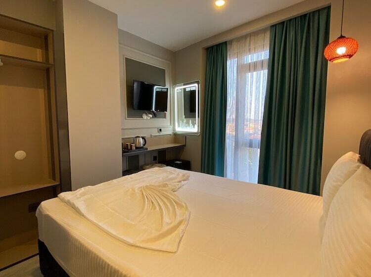 בית מלון כפרי Solin Airport