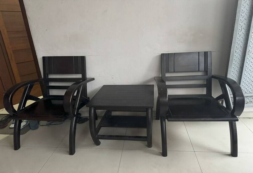 فندق Oyo 94015 Kost Alif