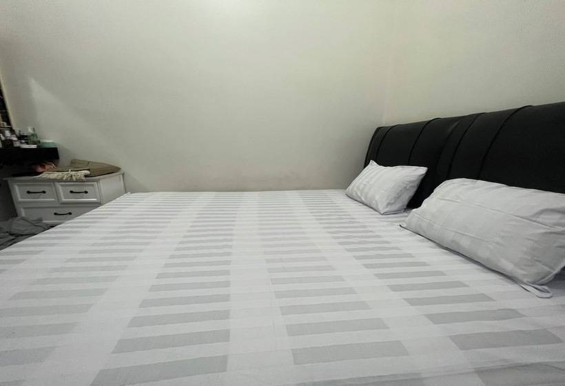 فندق Oyo 94015 Kost Alif