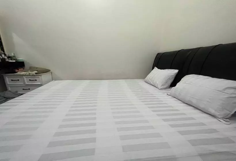 Hotelli Oyo 94015 Kost Alif