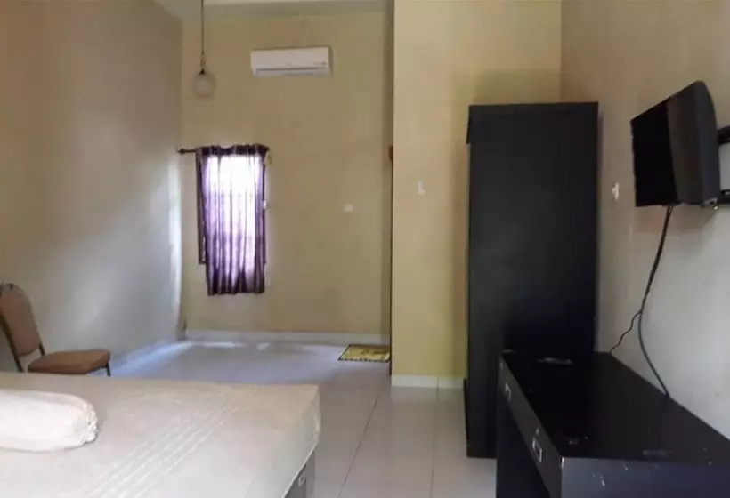 Hotelli Oyo 94015 Kost Alif