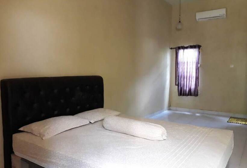 فندق Oyo 94015 Kost Alif