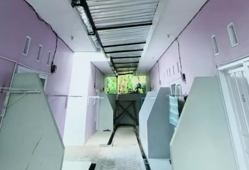 Hotelli Oyo 94015 Kost Alif