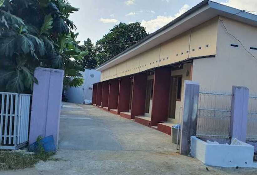 فندق Oyo 94015 Kost Alif