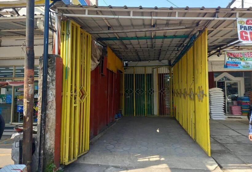 酒店 Oyo 94030 Ar Guest House Syariah