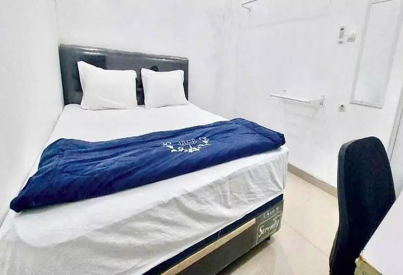 ホテル Spot On 94040 Agung Home Stay