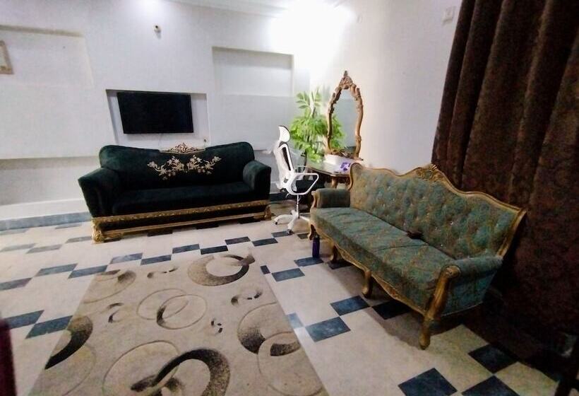 پانسیون Hill View Guest House