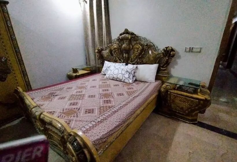 پانسیون Hill View Guest House