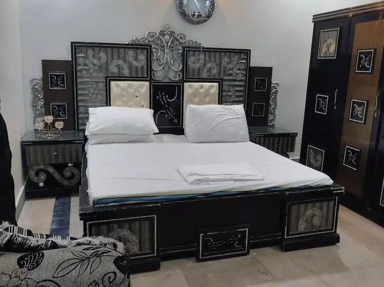 پانسیون Hill View Guest House