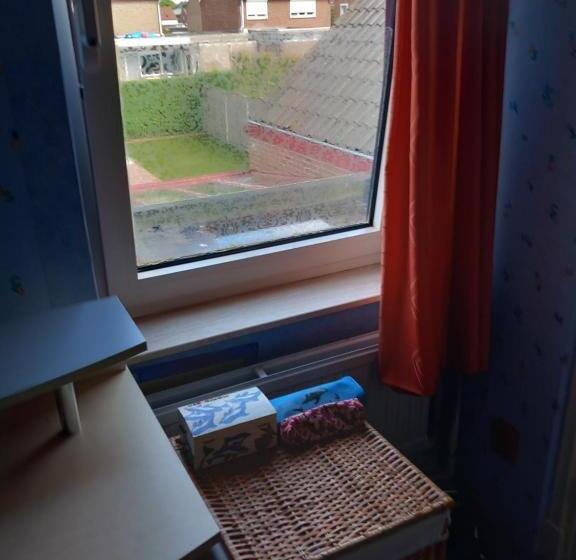 민박 Een Persoonskamer Met Ontbijt