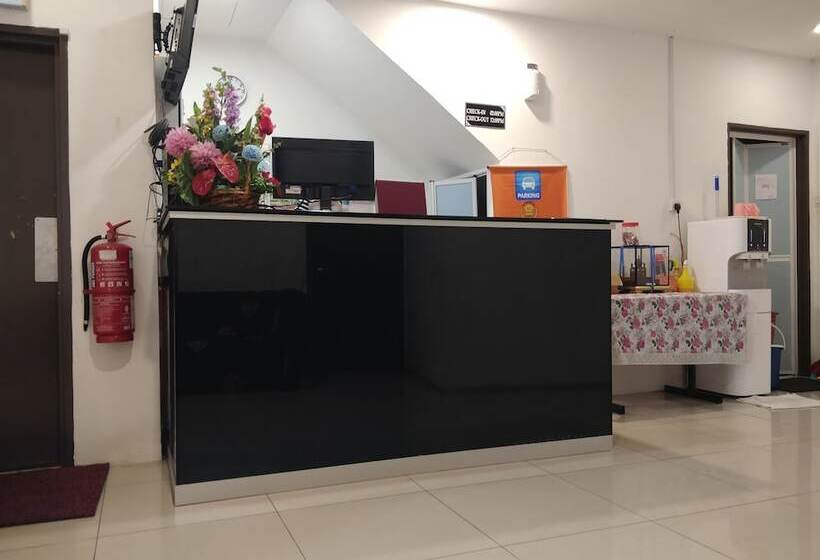 Oyo 90995 Hotel Nk Impian