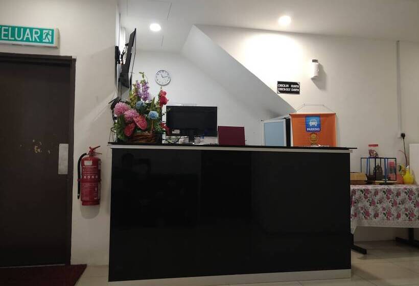 Oyo 90995 Hotel Nk Impian