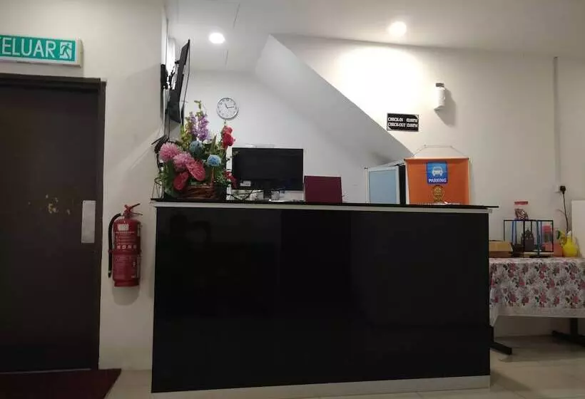 Oyo 90995 Hotel Nk Impian