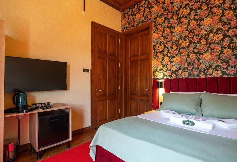 בית מלון כפרי Araz White House